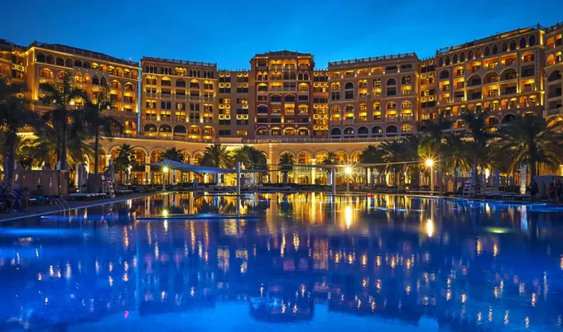 Ritz-Carlton Abu Dhabi, Grand Canal